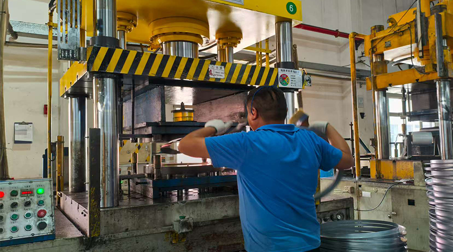 金環(huán)電器的滾筒干衣機如何適應(yīng)游艇、輪船等特殊海洋環(huán)境，確保高安全性和穩(wěn)定性？