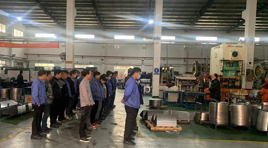 意氣奮發(fā)！金環(huán)電器沖壓車間組織人員開展例行早會